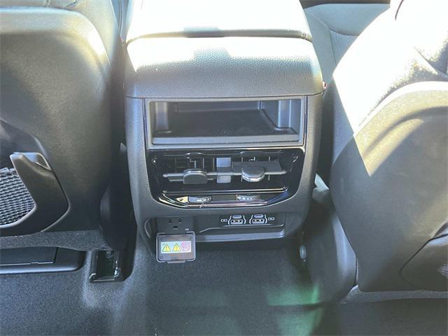 new 2025 Jeep Grand Cherokee car, priced at $40,378