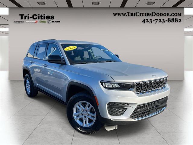 new 2025 Jeep Grand Cherokee car, priced at $42,378