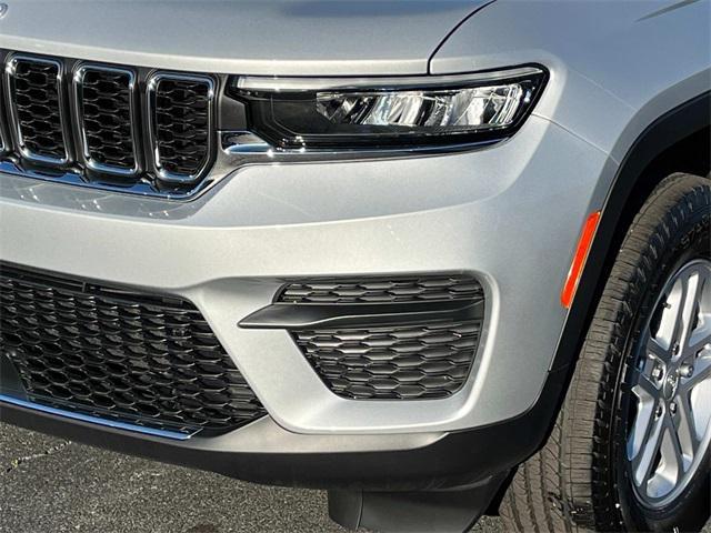 new 2025 Jeep Grand Cherokee car, priced at $40,378