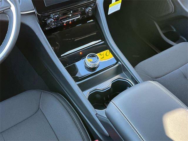 new 2025 Jeep Grand Cherokee car, priced at $40,378