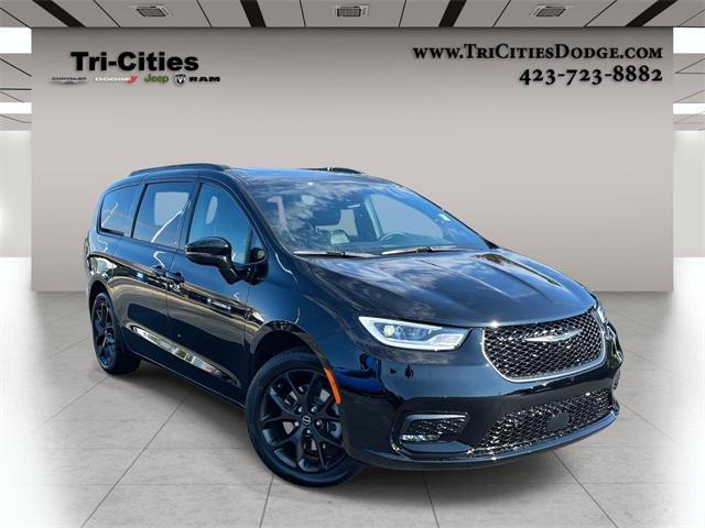 new 2026 Chrysler Pacifica car, priced at $54,655