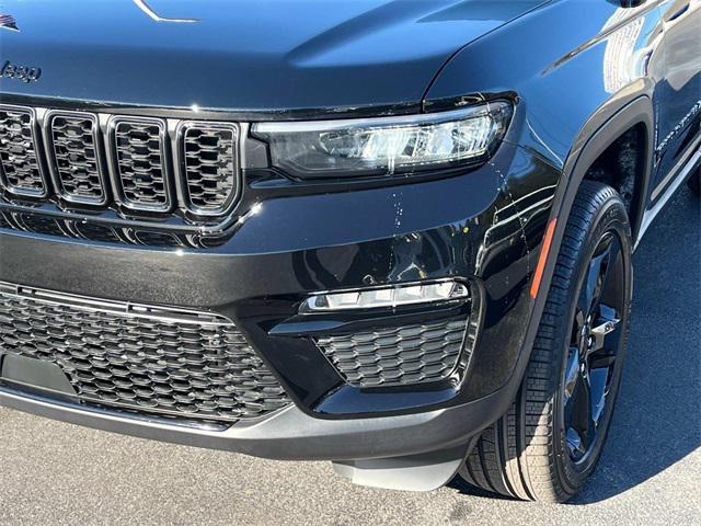 new 2025 Jeep Grand Cherokee car, priced at $49,731