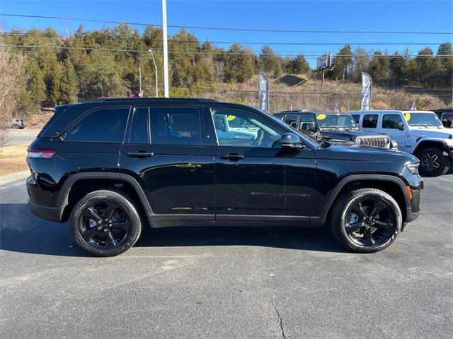 new 2025 Jeep Grand Cherokee car, priced at $49,731