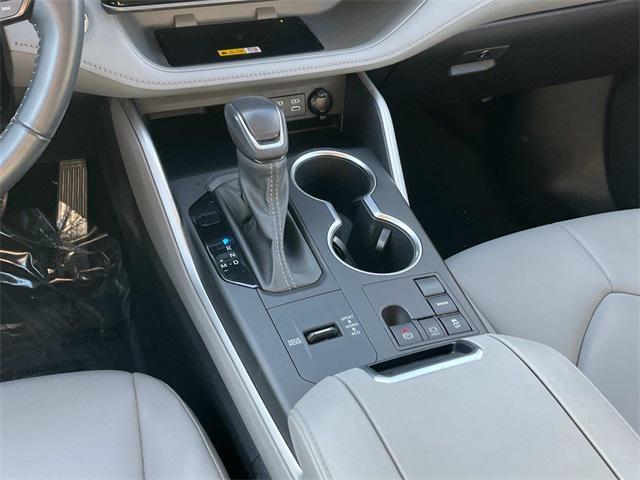 used 2023 Toyota Highlander car, priced at $37,885