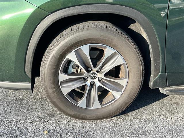 used 2023 Toyota Highlander car, priced at $37,885