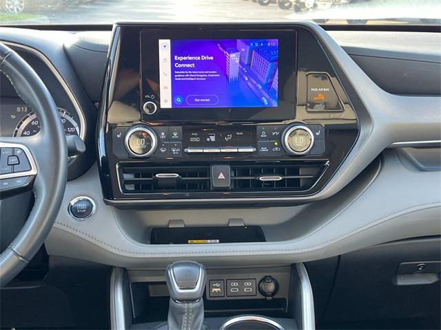 used 2023 Toyota Highlander car, priced at $37,885