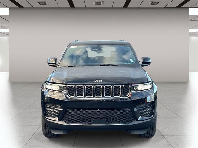 new 2025 Jeep Grand Cherokee car, priced at $41,842
