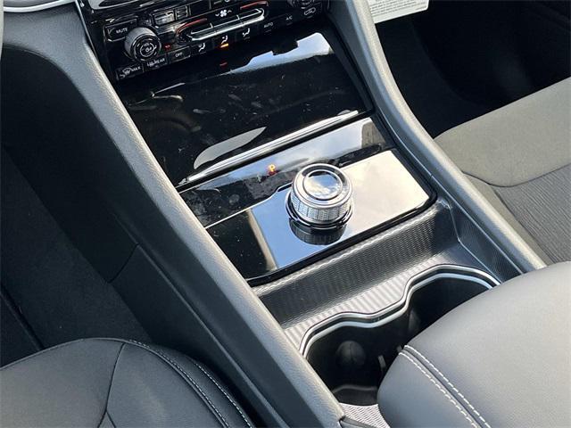 new 2025 Jeep Grand Cherokee car, priced at $41,842