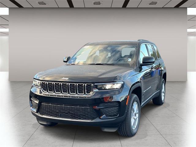 new 2025 Jeep Grand Cherokee car, priced at $41,842