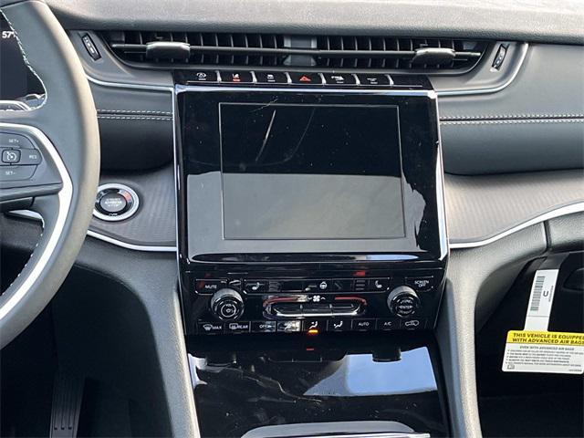 new 2025 Jeep Grand Cherokee car, priced at $41,842