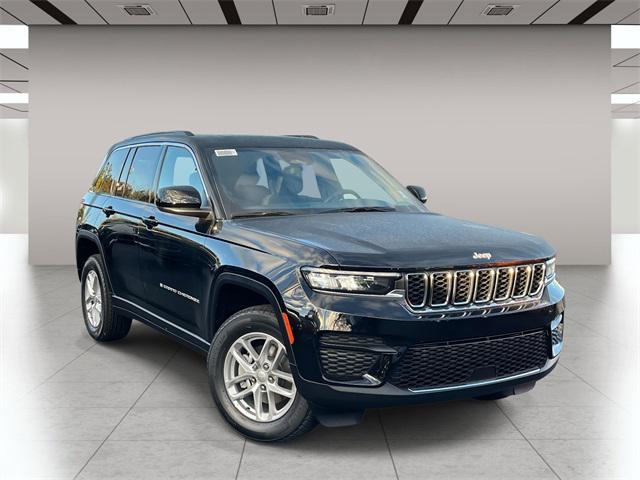 new 2025 Jeep Grand Cherokee car, priced at $42,170