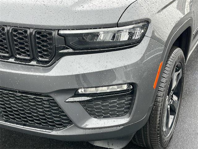 new 2025 Jeep Grand Cherokee car, priced at $50,253