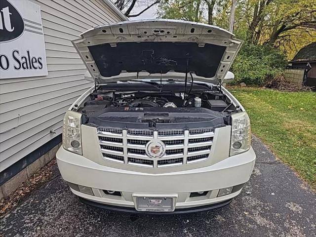 used 2009 Cadillac Escalade EXT car, priced at $17,411