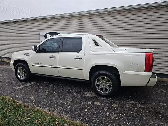 used 2009 Cadillac Escalade EXT car, priced at $17,411