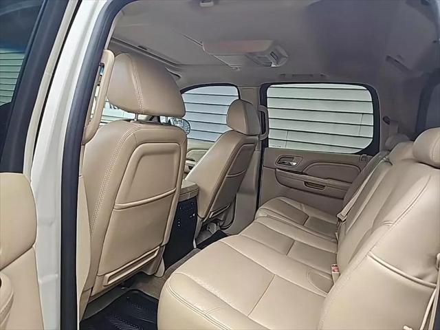 used 2009 Cadillac Escalade EXT car, priced at $17,411