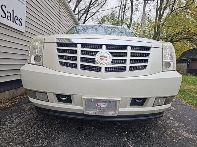 used 2009 Cadillac Escalade EXT car, priced at $17,411