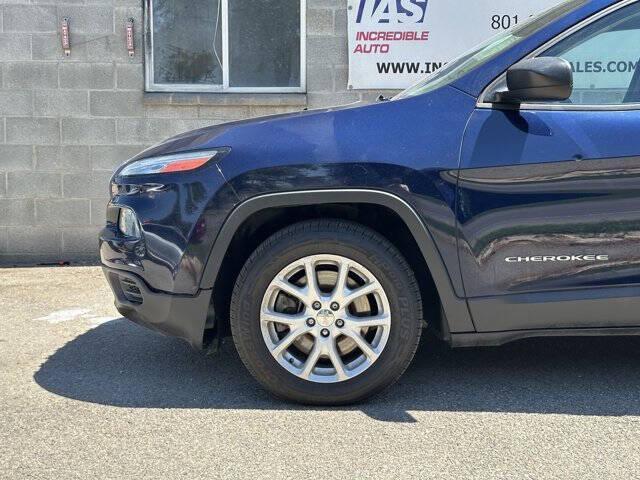 used 2015 Jeep Cherokee car, priced at $6,995