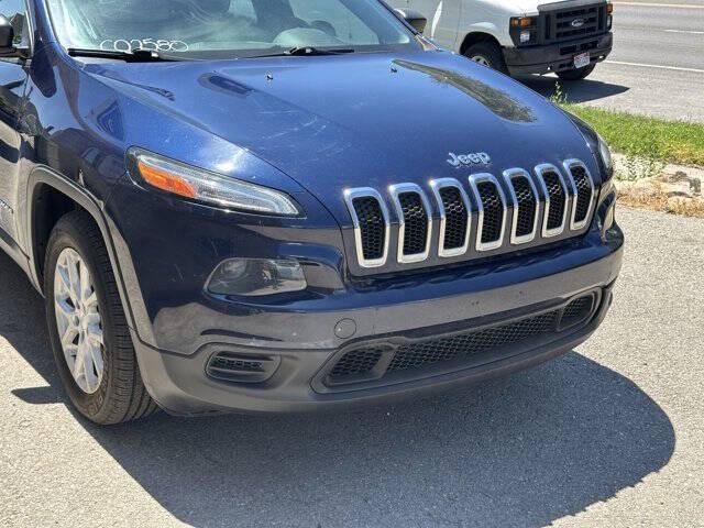 used 2015 Jeep Cherokee car, priced at $6,995