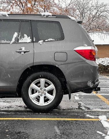 used 2009 Toyota Highlander car, priced at $6,995