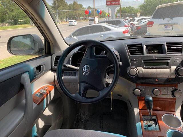 used 2009 Toyota Highlander car, priced at $5,995