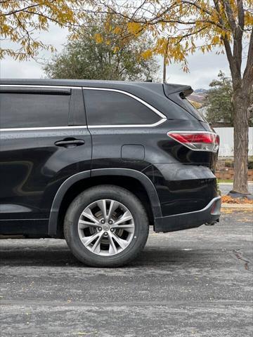 used 2015 Toyota Highlander car, priced at $11,995