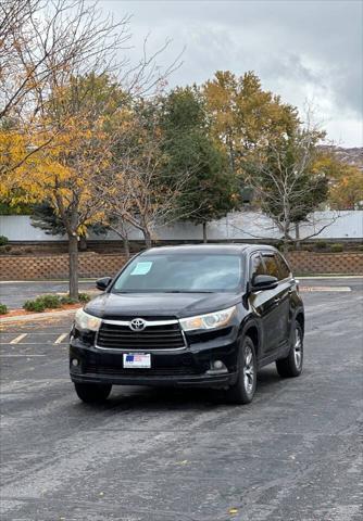 used 2015 Toyota Highlander car, priced at $11,995