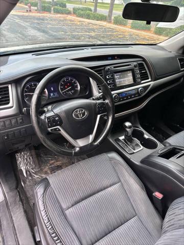 used 2015 Toyota Highlander car, priced at $11,995