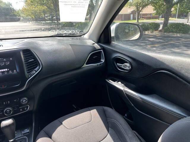 used 2019 Jeep Cherokee car, priced at $10,995