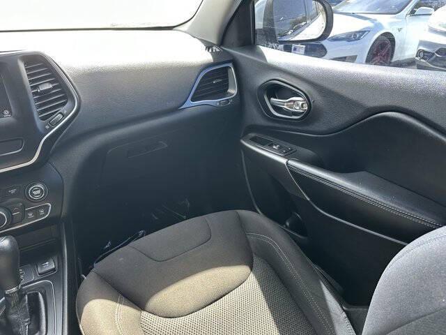 used 2019 Jeep Cherokee car, priced at $9,995
