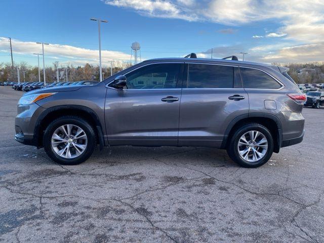 used 2015 Toyota Highlander car, priced at $21,990