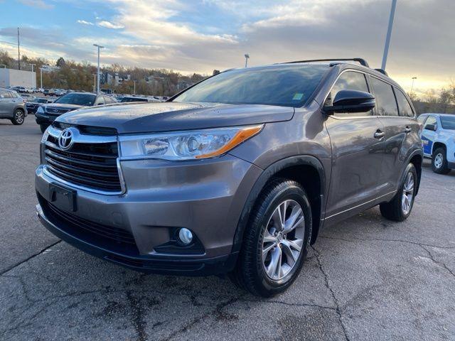 used 2015 Toyota Highlander car, priced at $21,990