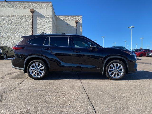 used 2022 Toyota Highlander Hybrid car, priced at $46,991