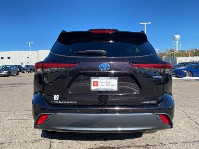 used 2022 Toyota Highlander Hybrid car, priced at $46,991