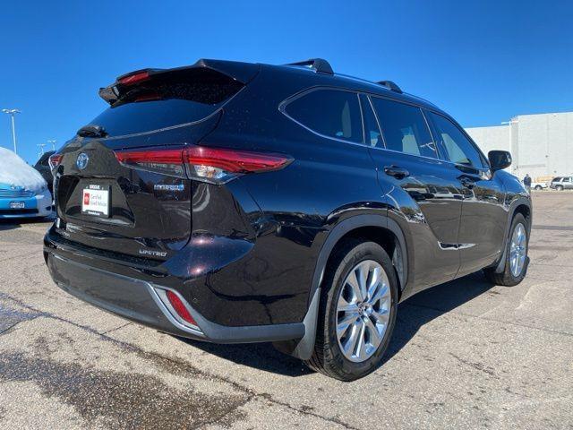 used 2022 Toyota Highlander Hybrid car, priced at $46,991