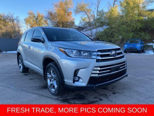 used 2019 Toyota Highlander Hybrid car, priced at $30,490