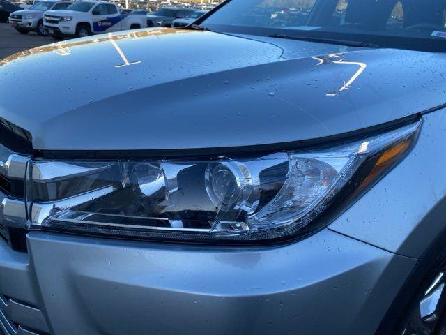 used 2019 Toyota Highlander Hybrid car, priced at $30,490