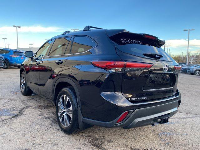 used 2022 Toyota Highlander car, priced at $37,480