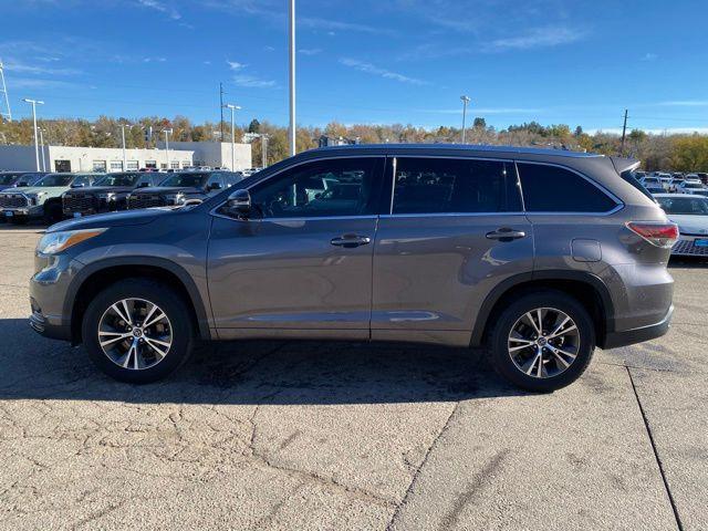 used 2016 Toyota Highlander car, priced at $20,490