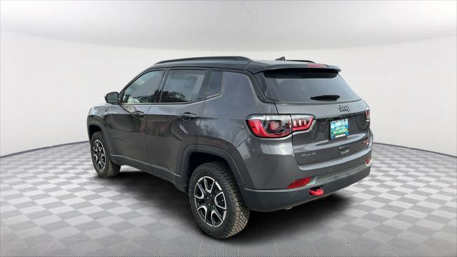 new 2024 Jeep Compass car, priced at $32,000