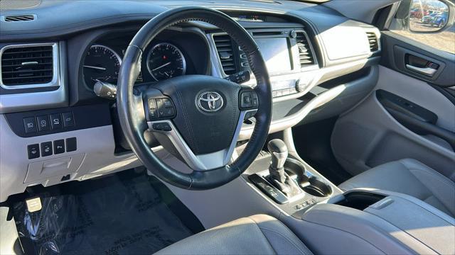 used 2018 Toyota Highlander car, priced at $30,480