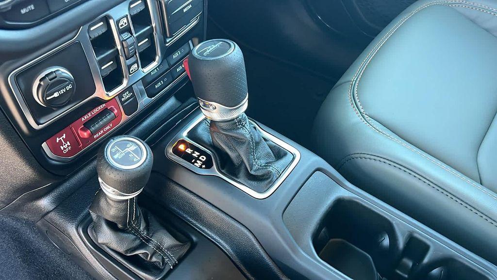 new 2025 Jeep Gladiator car, priced at $52,261