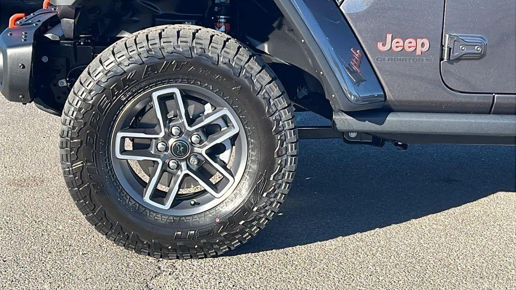 new 2025 Jeep Gladiator car, priced at $52,261