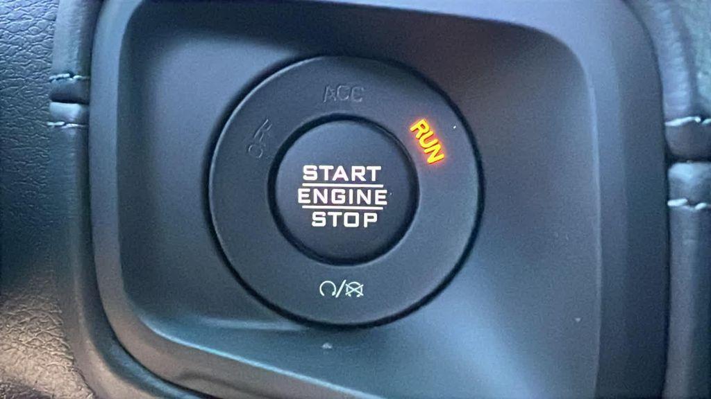 new 2025 Jeep Gladiator car, priced at $52,261