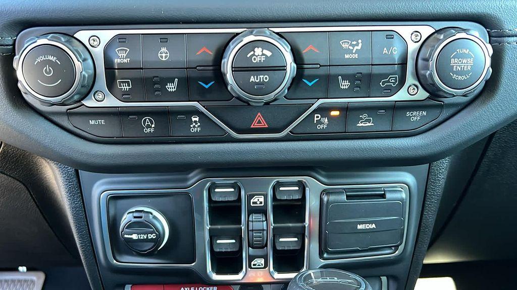 new 2025 Jeep Gladiator car, priced at $51,225