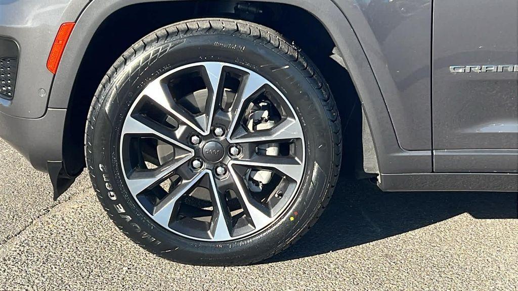 used 2023 Jeep Grand Cherokee L car, priced at $37,980