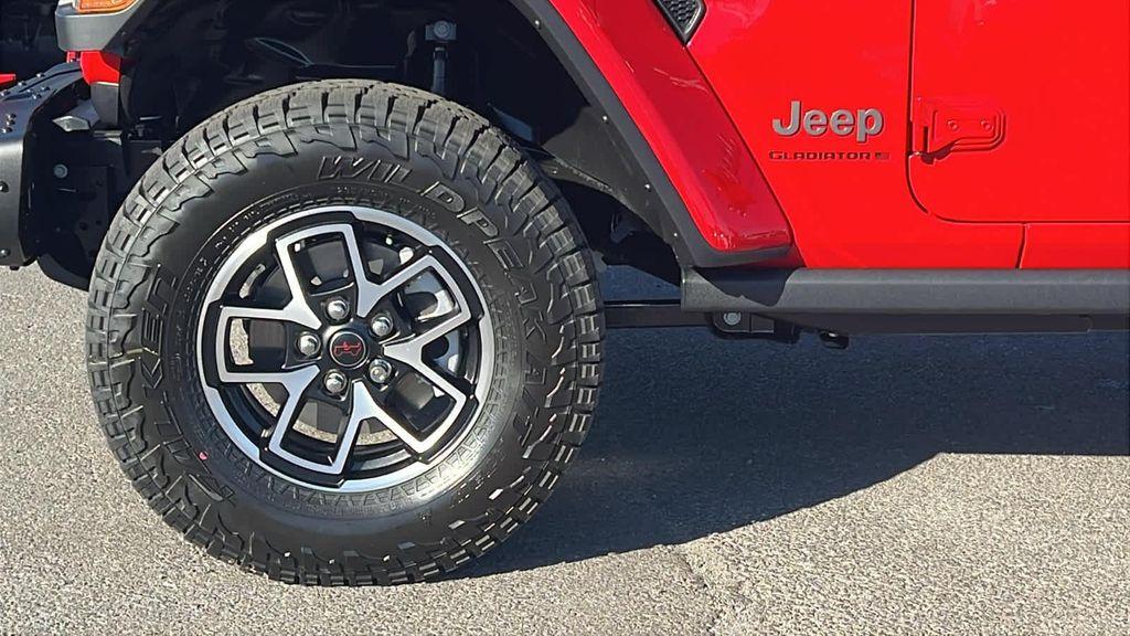 new 2025 Jeep Gladiator car, priced at $51,914