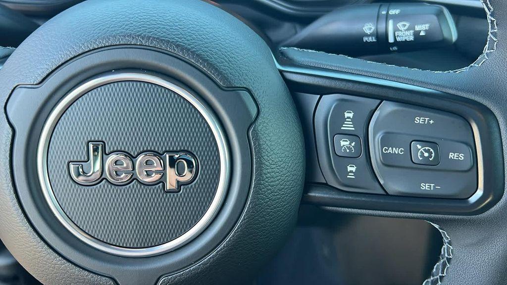 new 2025 Jeep Gladiator car, priced at $51,914