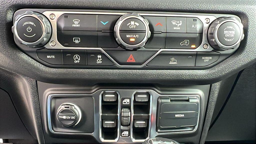 new 2025 Jeep Wrangler car, priced at $48,260