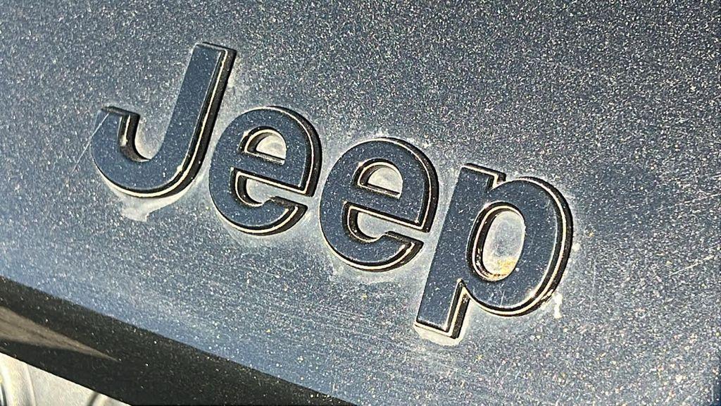 used 2023 Jeep Grand Cherokee car, priced at $34,980