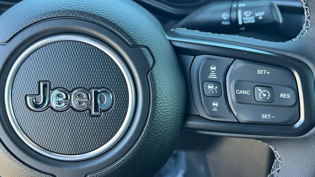 new 2025 Jeep Gladiator car, priced at $52,400